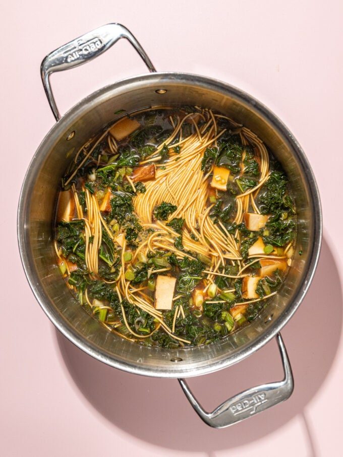 vegan ramen with tofu in pot