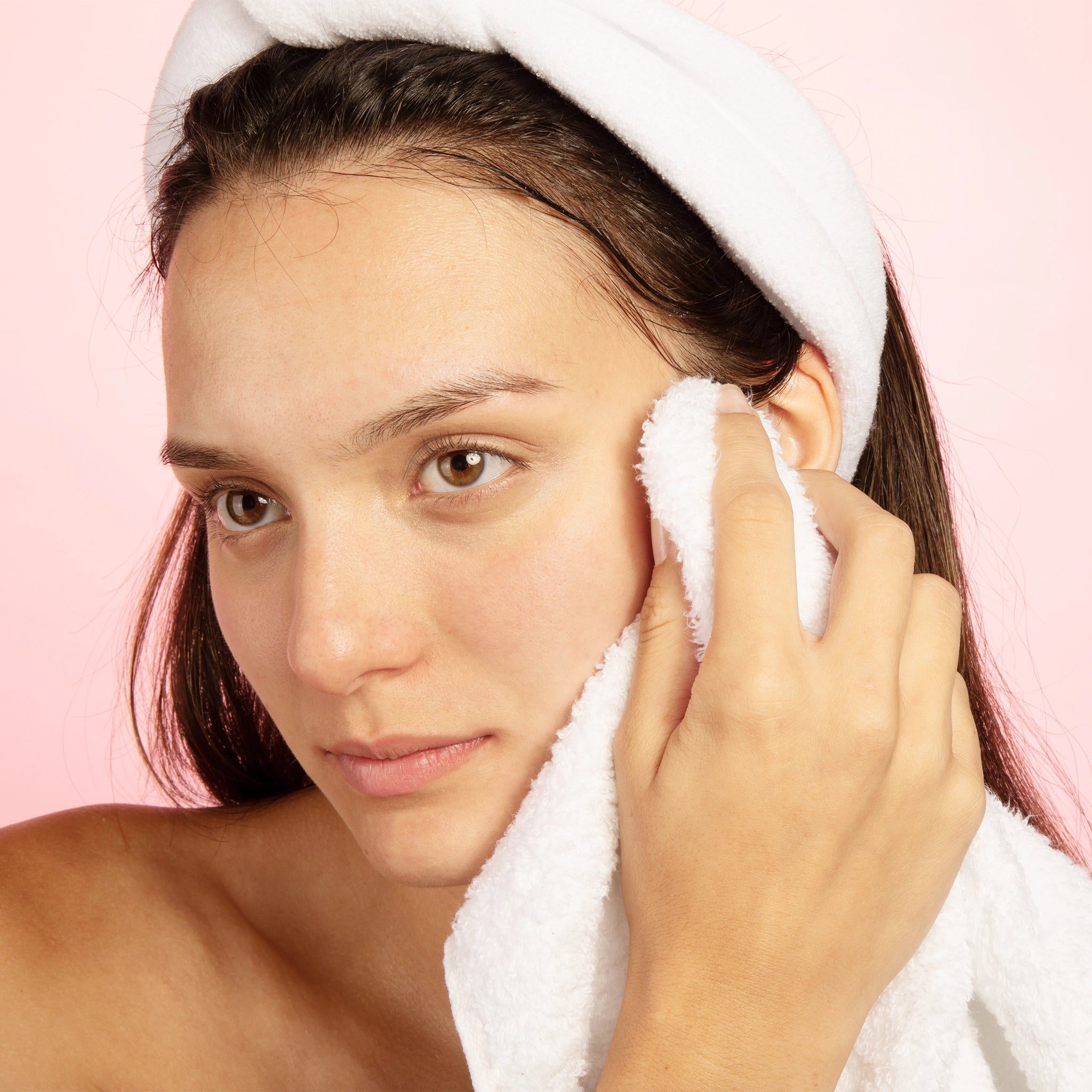 Woman_with_face_towel