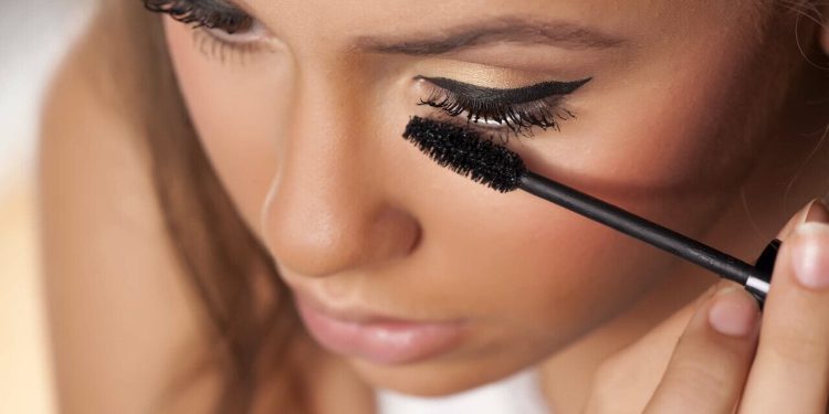 5 Tips for Applying Mascara