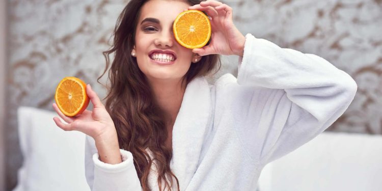 Vitamin C Serum Benefits: Why Your Face Needs This Powerhouse Ingredient