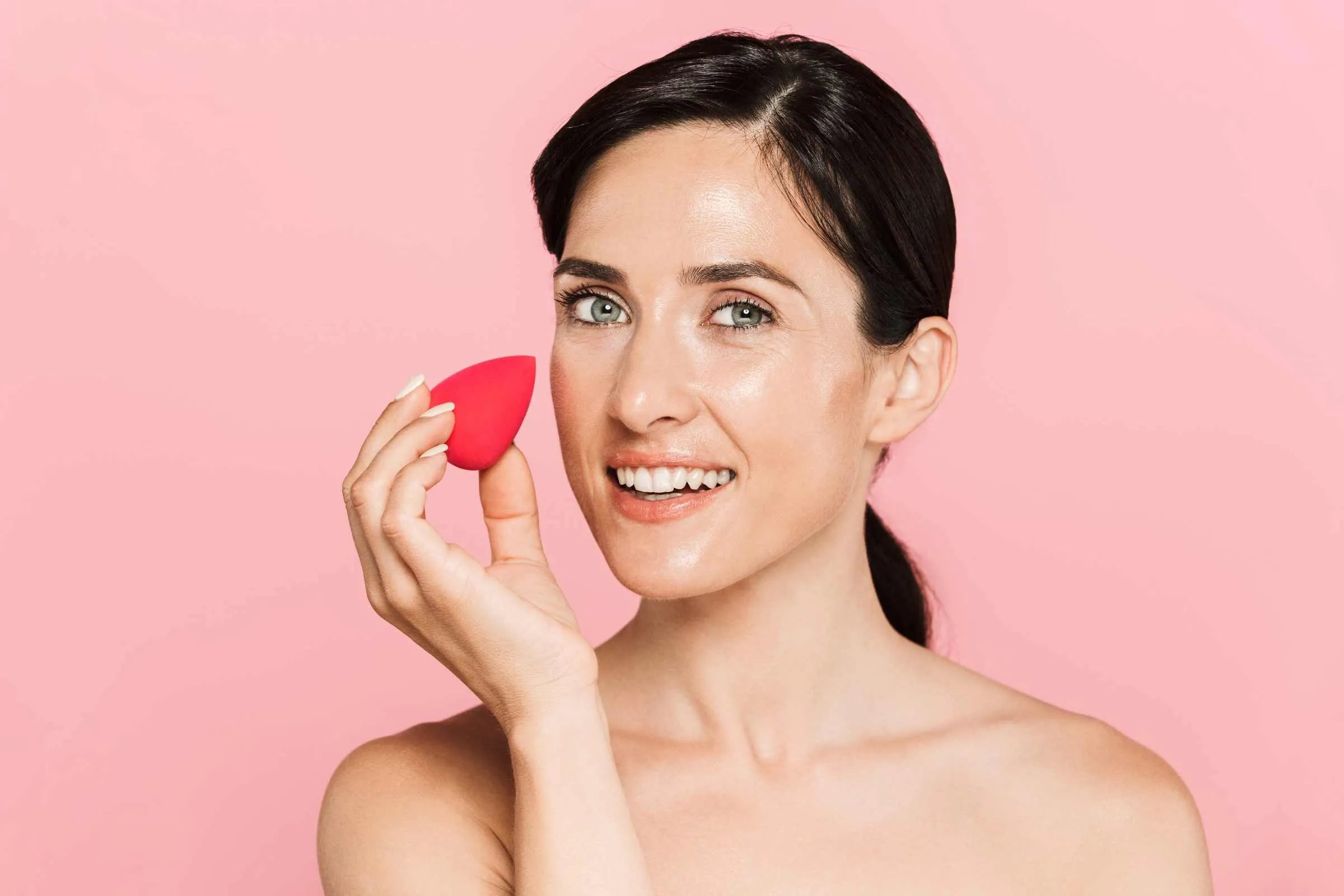 Cover_Photo_100_PURE_Makeup_Sponge_Masterclass_How_to_Use_a_Cosmetic_Sponge_for_a_Flawless_Finish