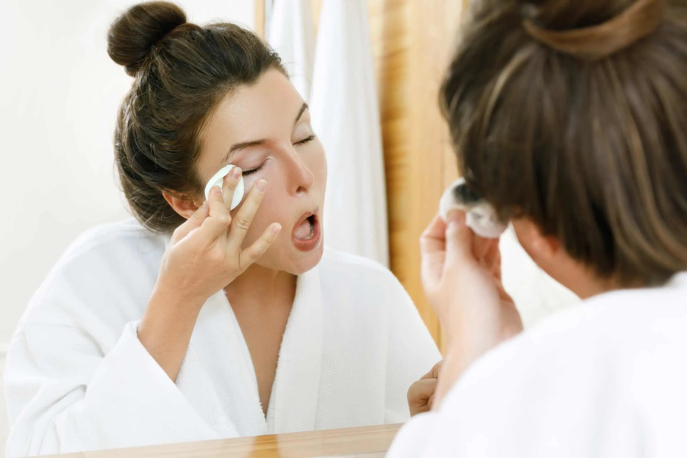 Cover_Photo_100_PURE_How_to_Wash_Off_Mascara_Without_Rubbing_Your_Eyes_Raw