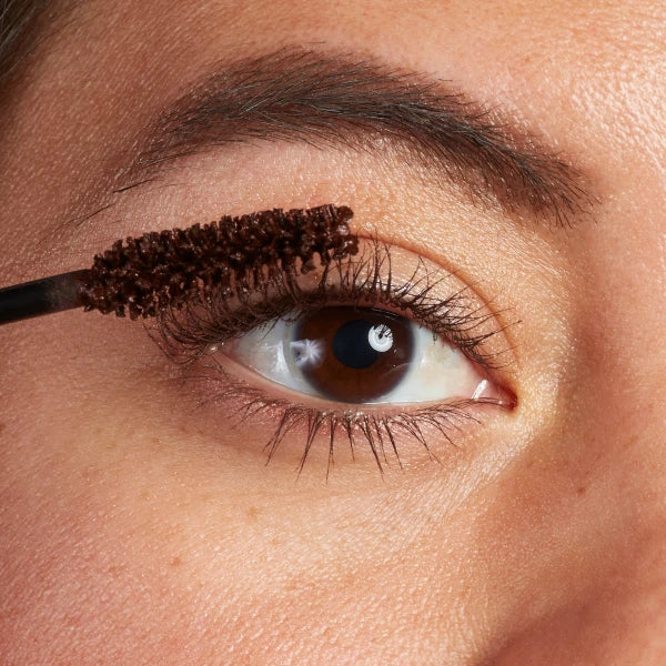 1CM-PARENT_FP_Ultra_Lengthing_Mascara_SwatchOnSkin